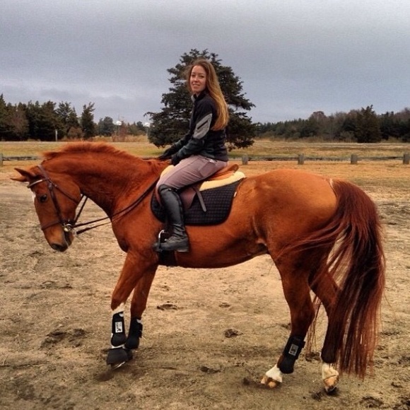 Meet your Posher, Kristen - Picture 2 of 4